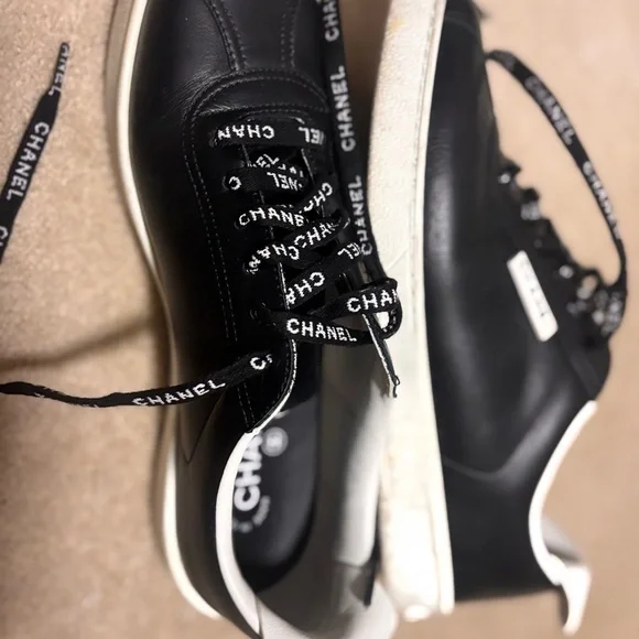 Chanel CC Leather Women's Black and White Sneakers 39 Euro/8 US - Picture 4 of 7